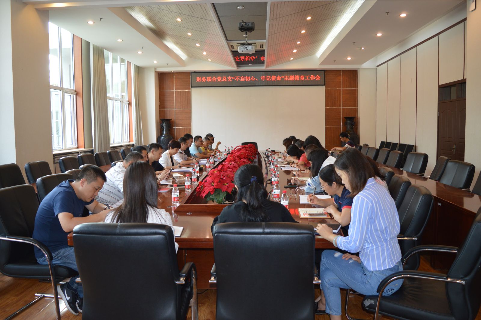 1b1240fa861f4e9b94af6aea46cb99a4.jpg 1b1240fa861f4e9b94af6aea46cb99a4.jpg