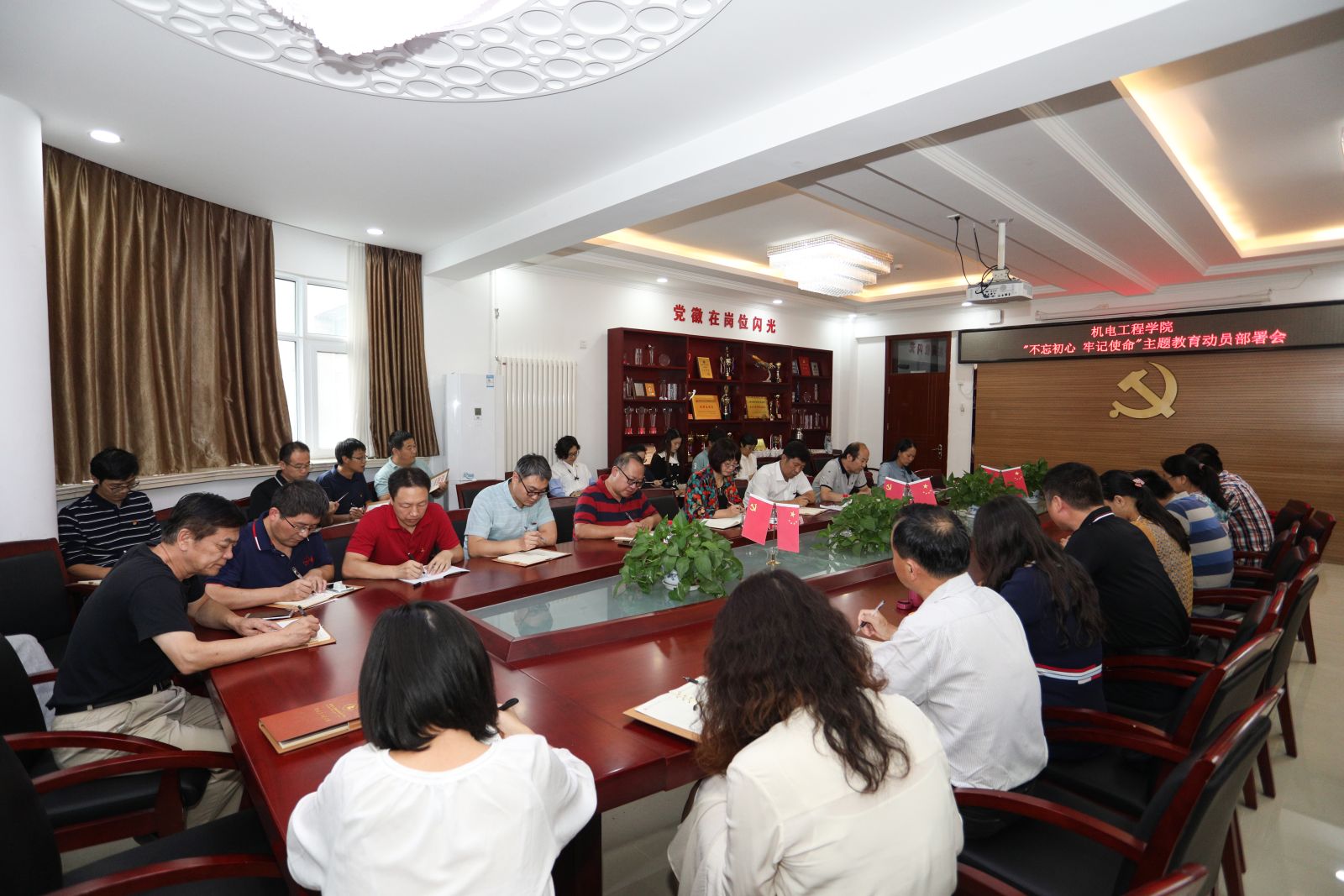 25c158fca6f74d9f967989bf3de77314.jpg 25c158fca6f74d9f967989bf3de77314.jpg