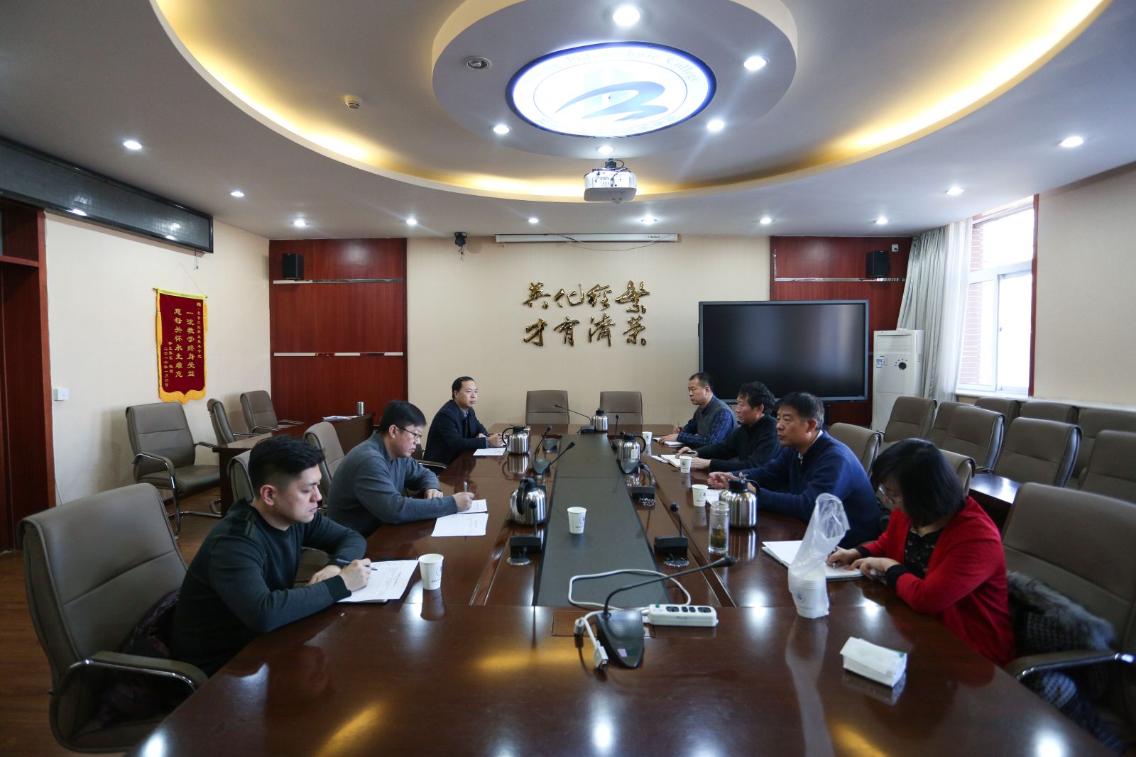 3e637ffef2b54063be1fabb1c398cef1.jpg 3e637ffef2b54063be1fabb1c398cef1.jpg