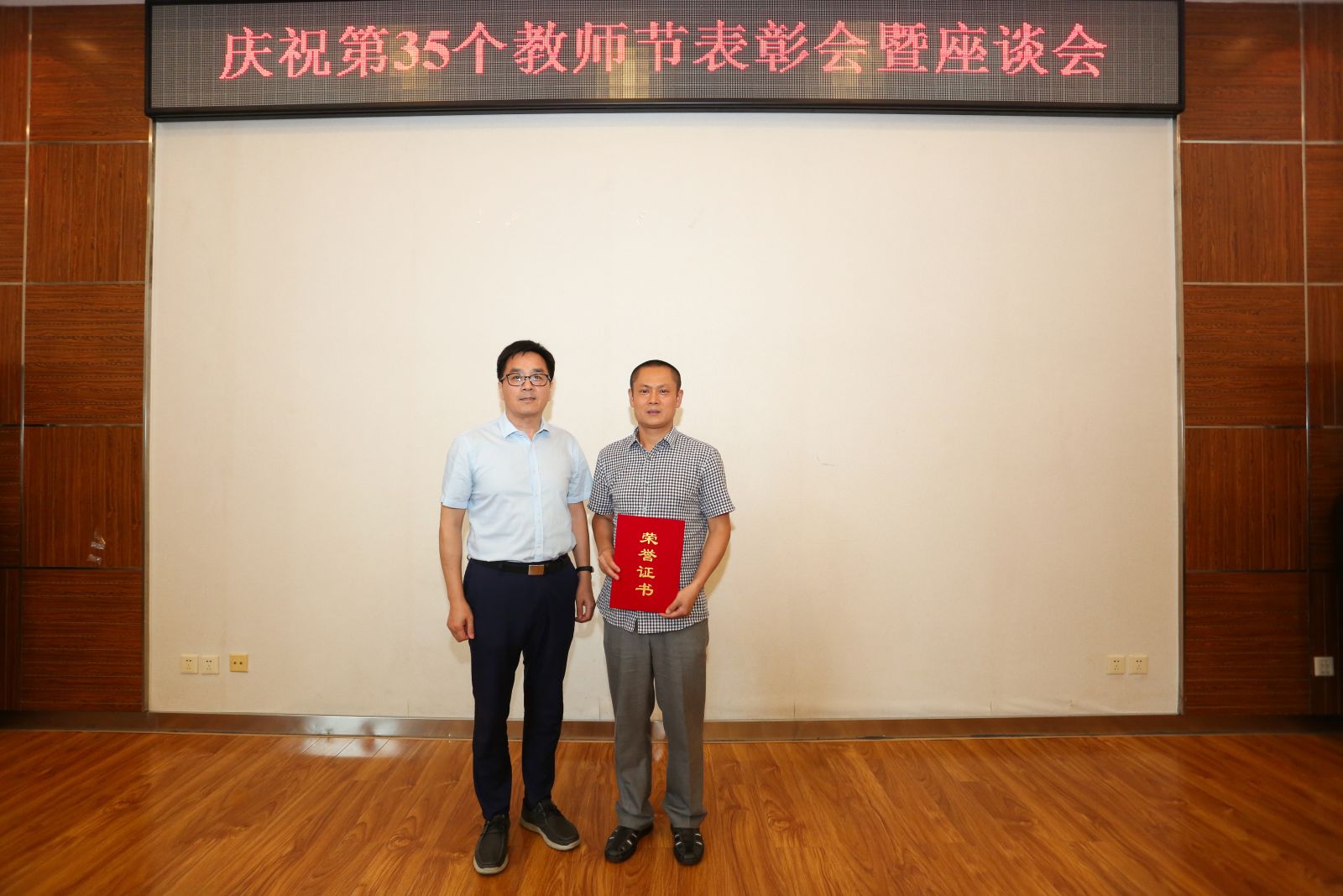 8a58c7147537422d9aab3854ed78de4a.jpg 8a58c7147537422d9aab3854ed78de4a.jpg