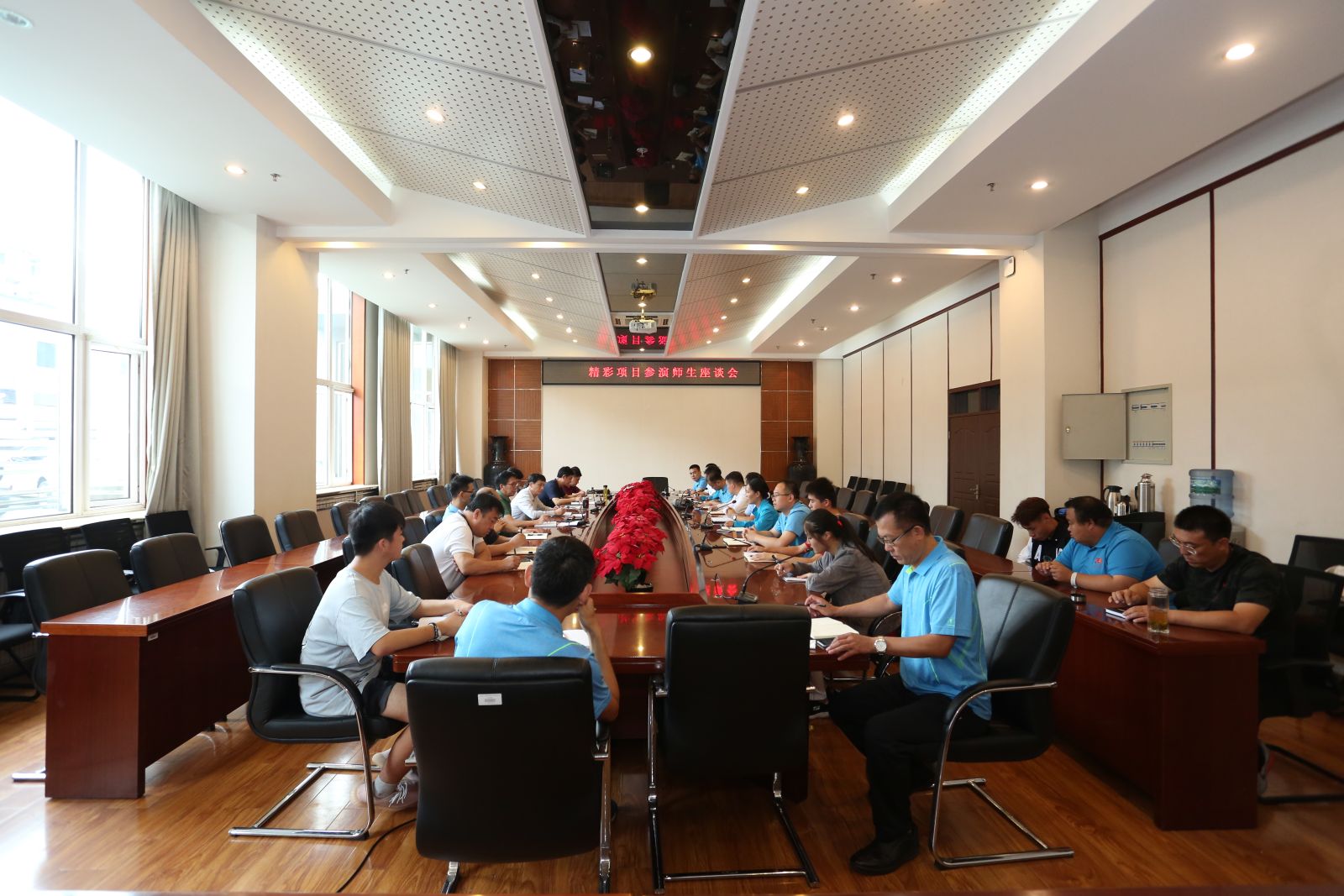 8d9b90455b4b49969e8a7cbb17c69abd.jpg 8d9b90455b4b49969e8a7cbb17c69abd.jpg