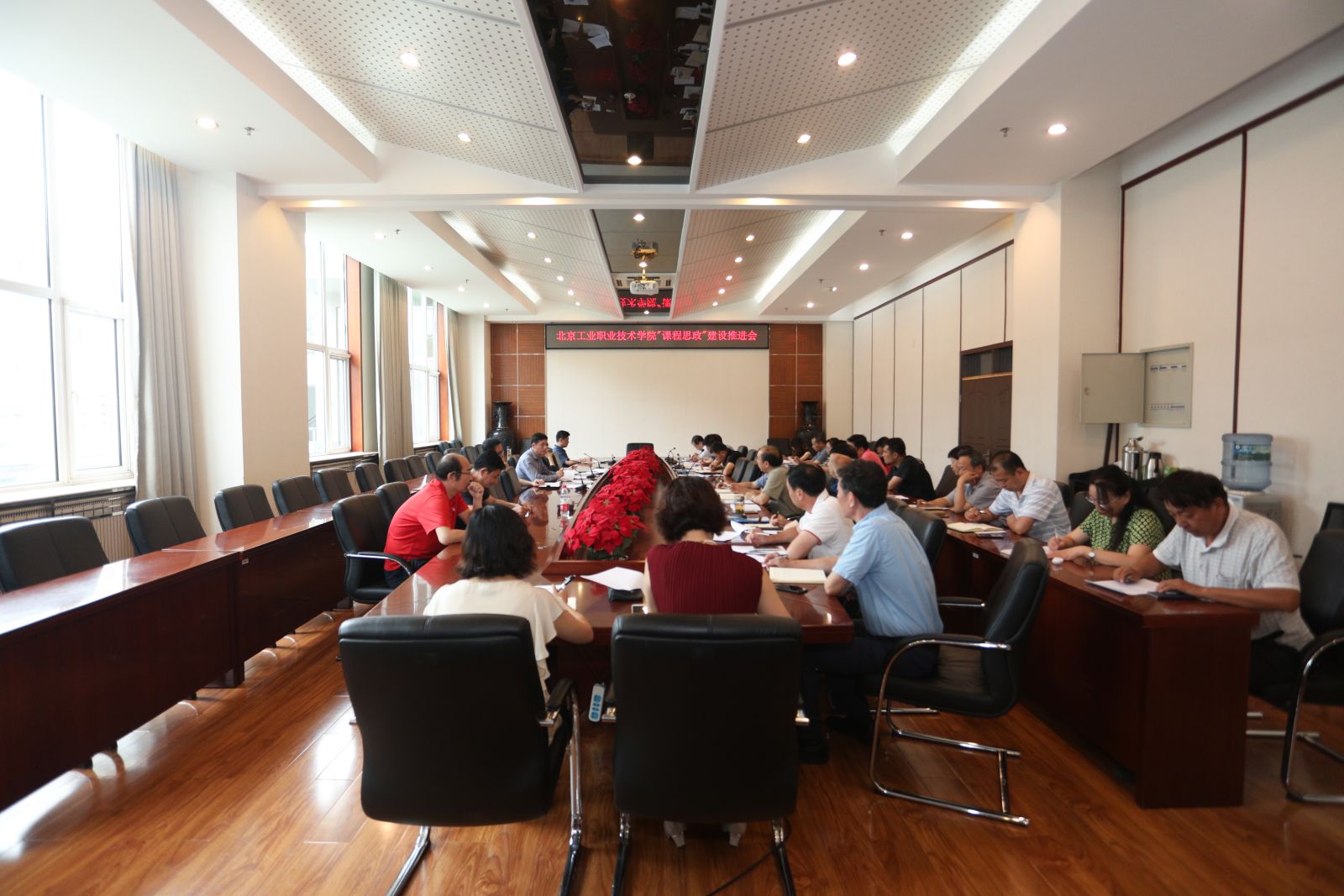 e5943a29dd5546aea33852e68201eb86.jpg e5943a29dd5546aea33852e68201eb86.jpg