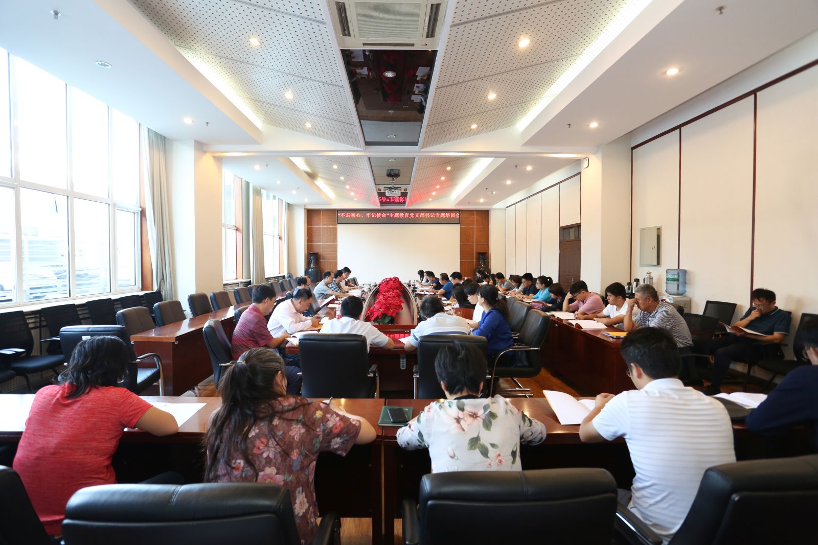 fb48dd377c324177ad5acb4f56ed0f24.jpg fb48dd377c324177ad5acb4f56ed0f24.jpg