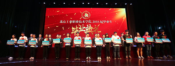 fb95fa42e2884db1baedcdd3bab0abd3.jpg 5J8A0478.JPG