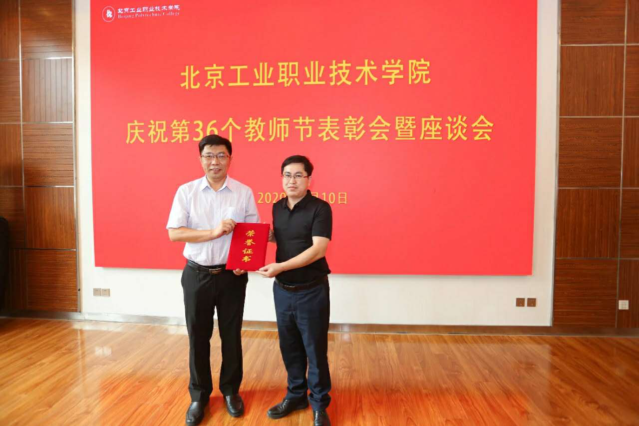 01f6b898d06e4692b6870a3c55d93325.png 01f6b898d06e4692b6870a3c55d93325.png